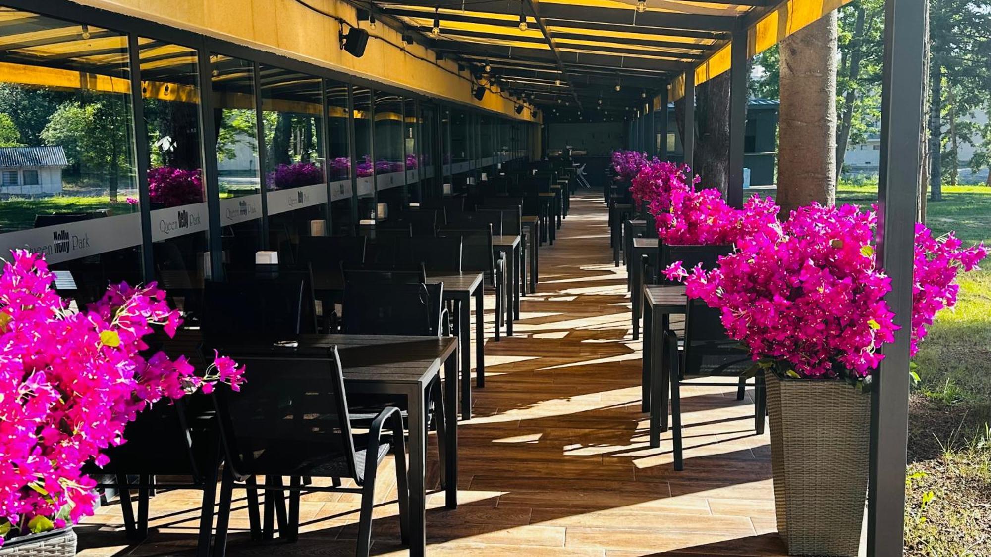 Queen Nelly Park คีตาน ภายนอก รูปภาพ
