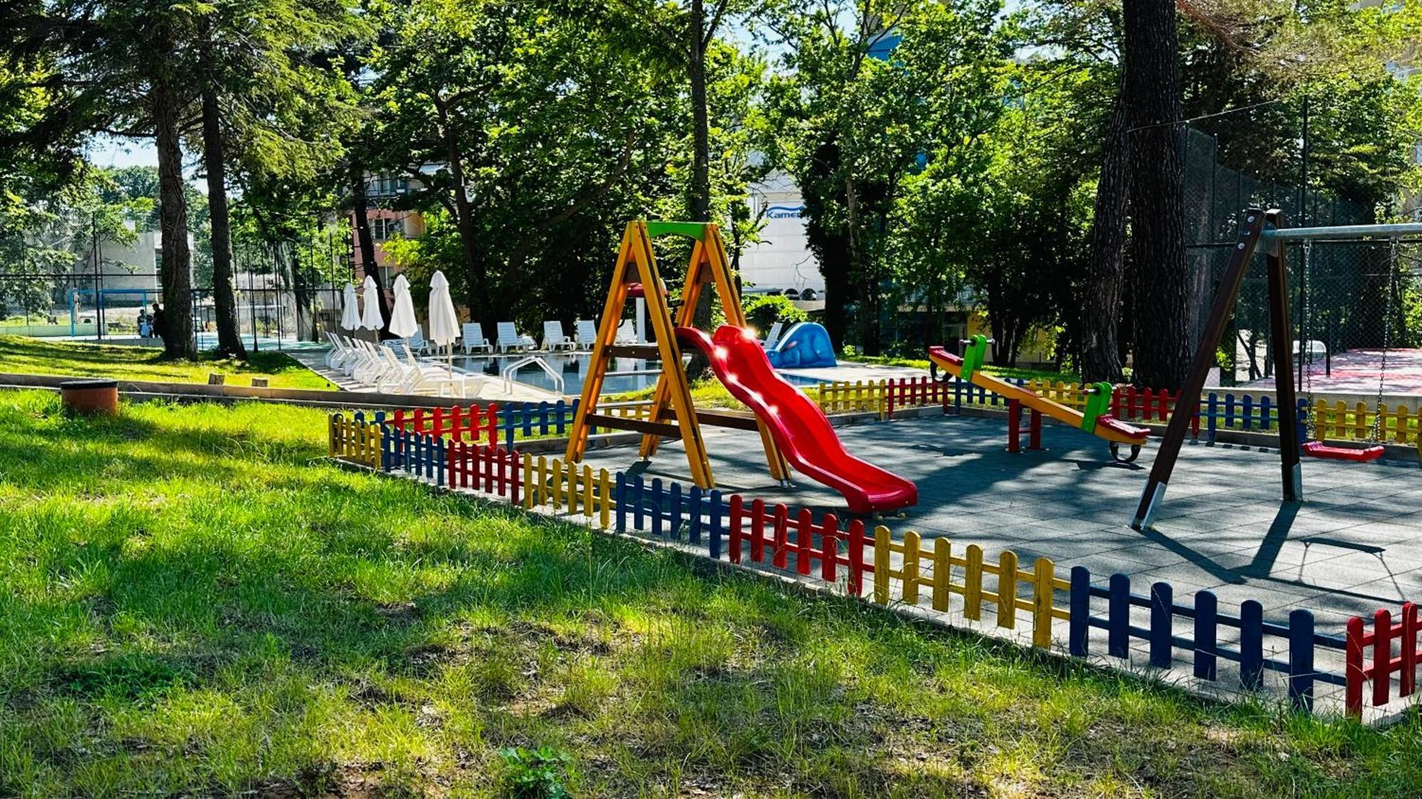 Queen Nelly Park คีตาน ภายนอก รูปภาพ