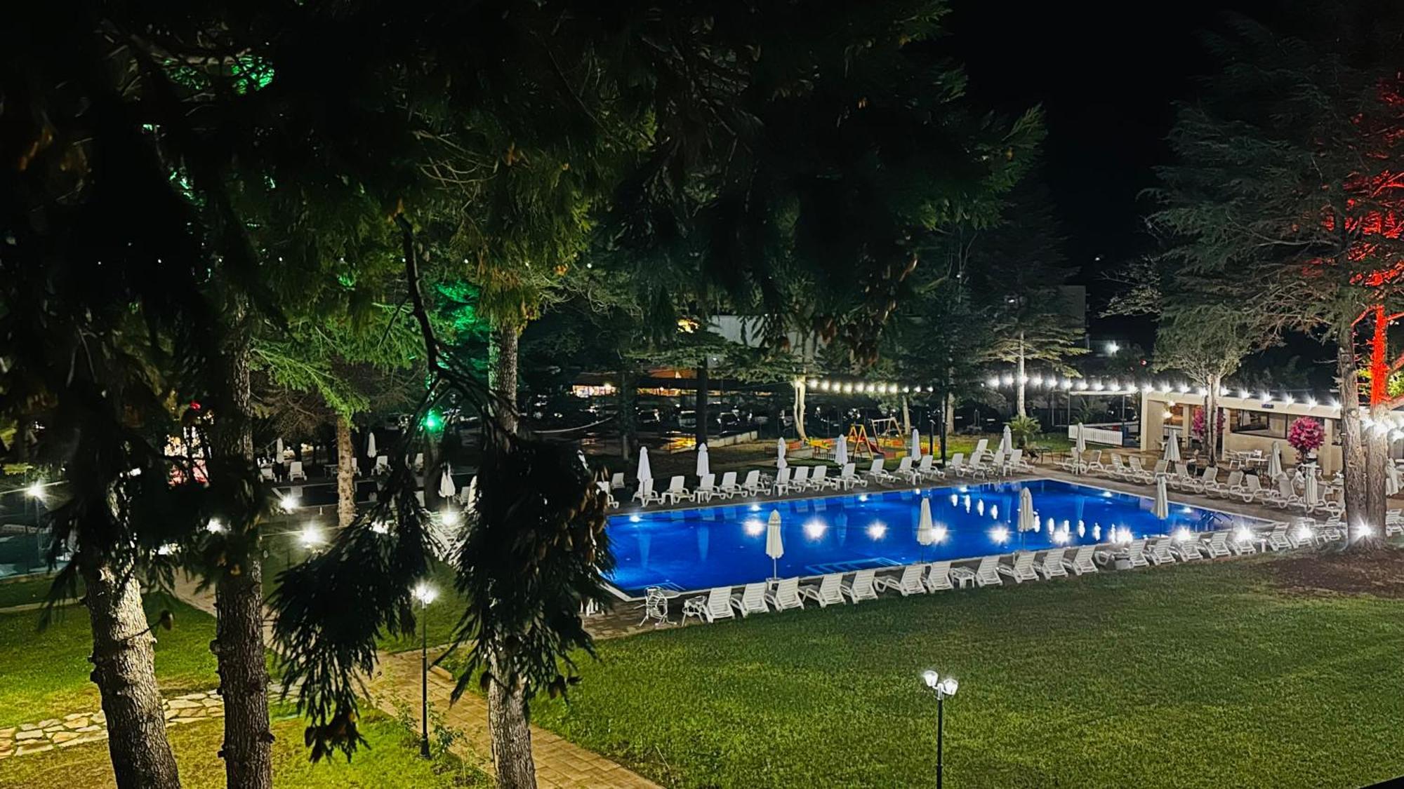 Queen Nelly Park คีตาน ภายนอก รูปภาพ